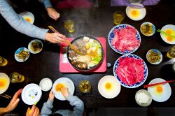 すき焼きイメージ写真鳥瞰食卓だんらん